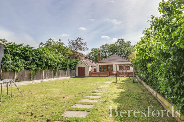 Bungalow for sale in Nags Head Lane, Brentwood
