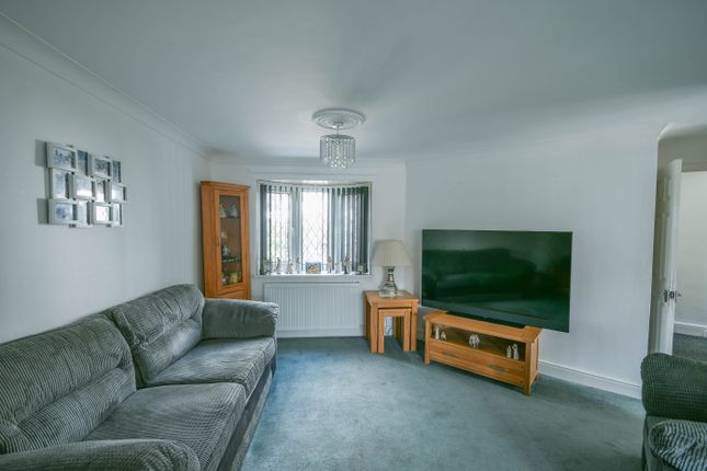 10, Foxhills Close, Washington photo 4