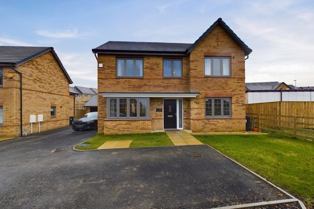 Thumbnail Detached house for sale in Redwing Close, Huddersfield