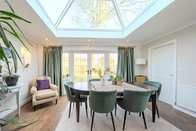19, Shadwell Park Avenue, West Yorkshire photo 4