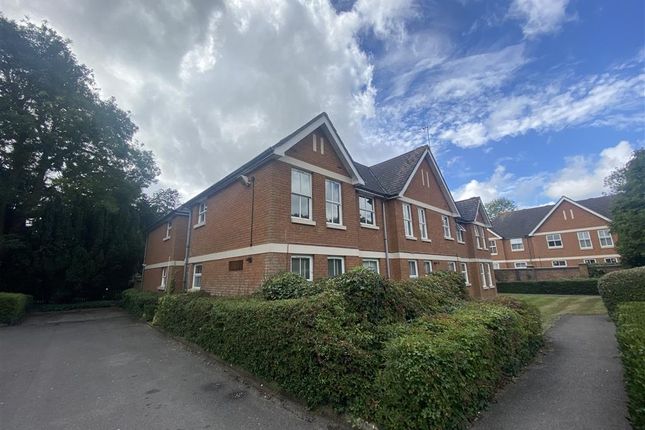 Flat to rent in Regents Park Road, Southampton