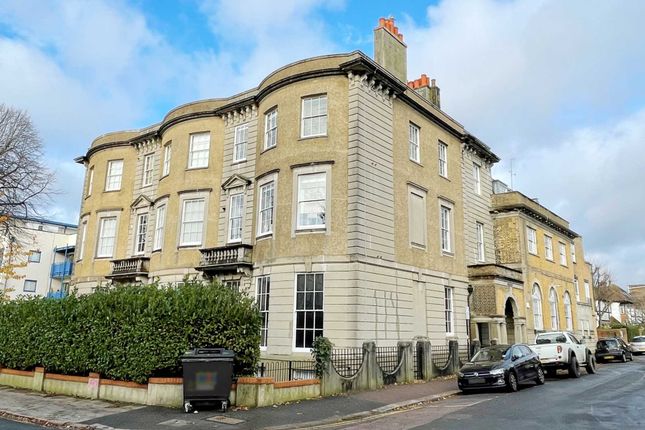 Flat to rent in Temple Heights, Windlesham Road, Brighton