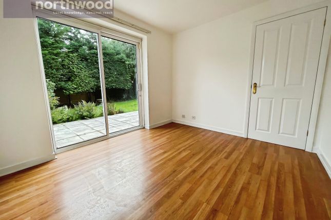11, Birch Close, Wirral photo 5