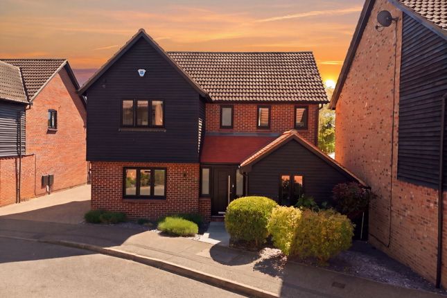 3, West Hayes, Bishop's Stortford photo 2