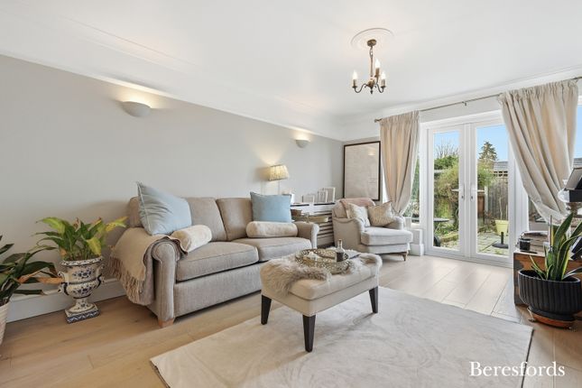 14, Burstead Drive, Essex photo 4