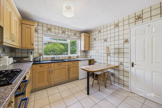 6, Oxford Drive, Stourbridge photo 4