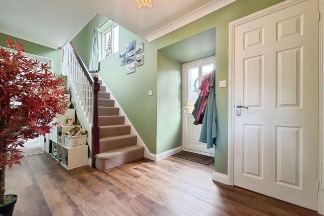 2, Abbots Way, Minehead photo 3
