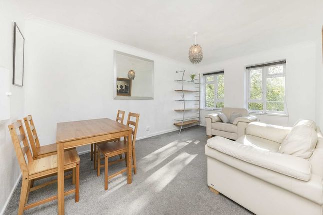 Thumbnail Flat to rent in Caistor Road, London