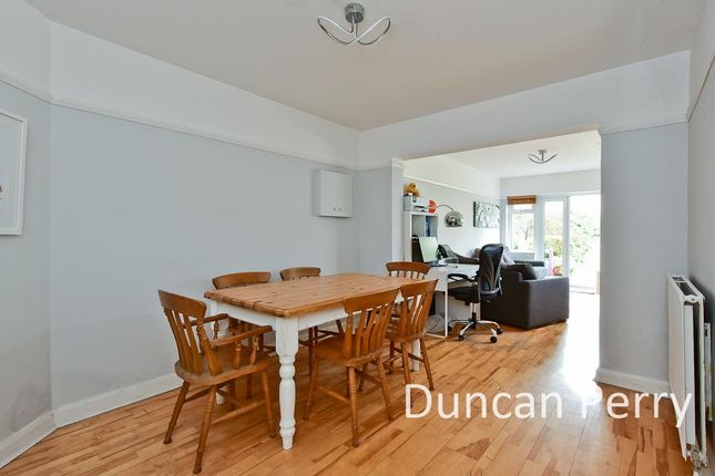 44, Highview Gardens, Potters Bar photo 4