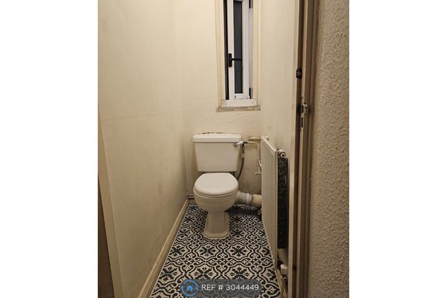 Flat  Dalehead, Harrington Square, Camden photo 4