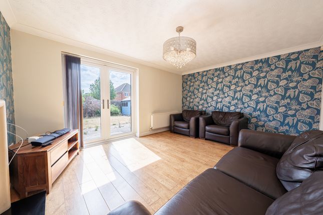 3 Trillium Close, Leicester photo 4
