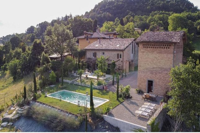 Thumbnail Country house for sale in Via Chiesa, Viano, Emilia Romagna