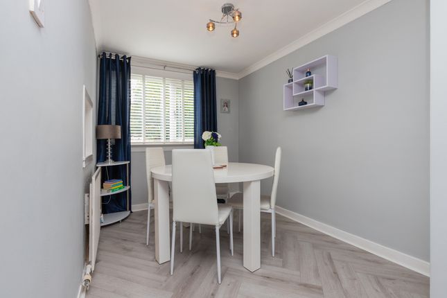 11 Glenclora Drive, Paisley photo 4