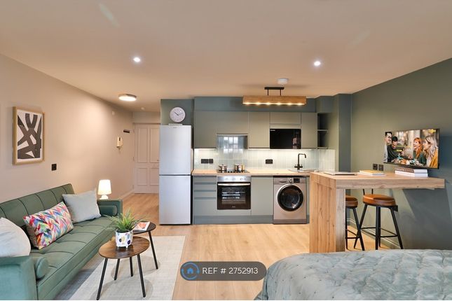 Studio flat on Flat, Brand New  Private Parking, Bicester, £1,450/mo