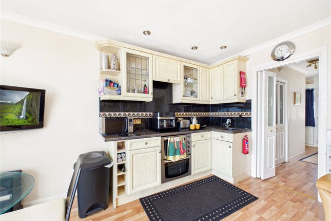 Flat 17, Strandways Court,, The Strand, Pembrokeshire photo 4