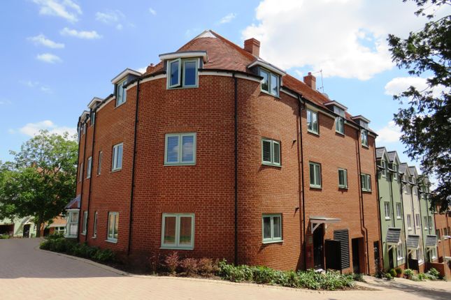 Thumbnail Flat to rent in Summerhouse Hill, Buckingham