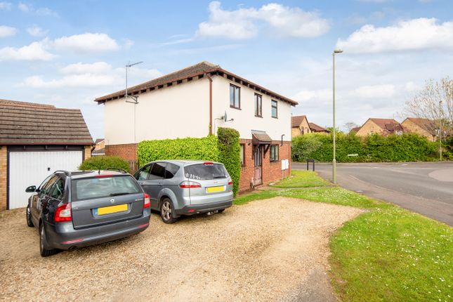 Semi-detached house for sale in Spindleside, Bicester