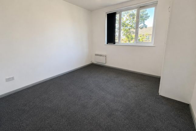 19, Cecil Court, Cecil Avenue, BRADFORD photo 4