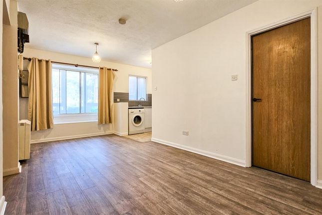 63, New Road, Middlesex photo 2