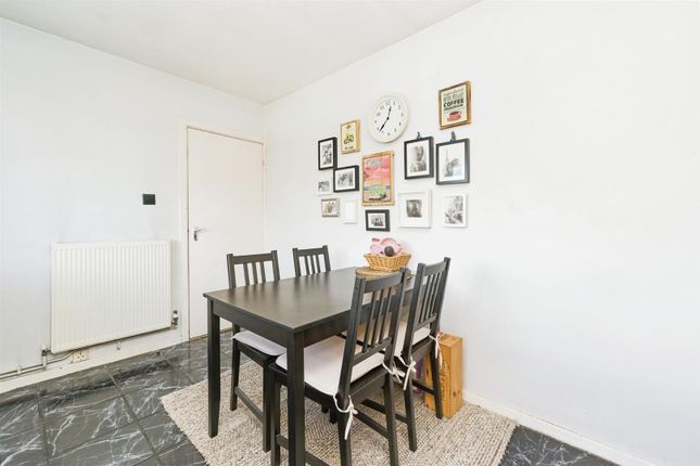 Flat for sale in Staines Road, Twickenham