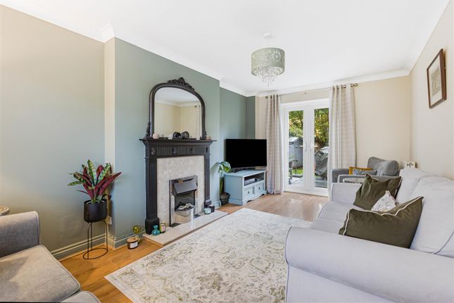 33, Martins Drive, Hertford photo 3