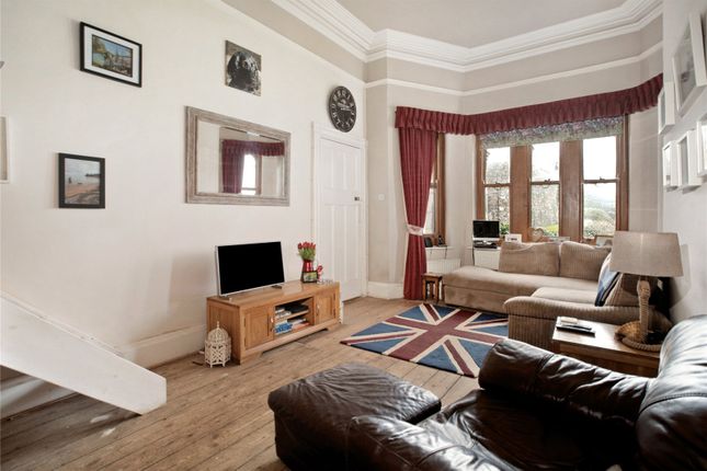 Apartment Lounge