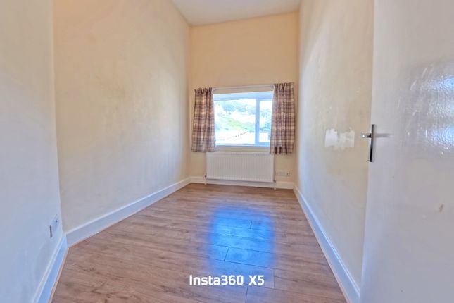Flat 7 Leawood Court, South Road, Weston-super-Mare photo 2
