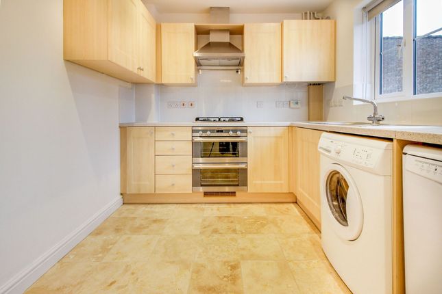 7 Smith's Court, Swindon photo 2