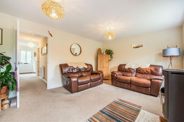 33 Soper Crescent, Andover photo 4
