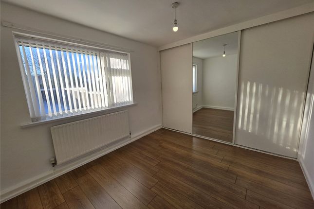 70, Walker Green, Dewsbury photo 5