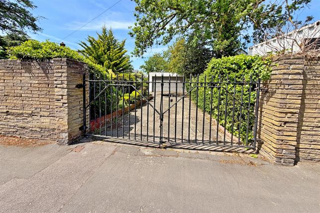 18, Nelmes Road, Hornchurch photo 3