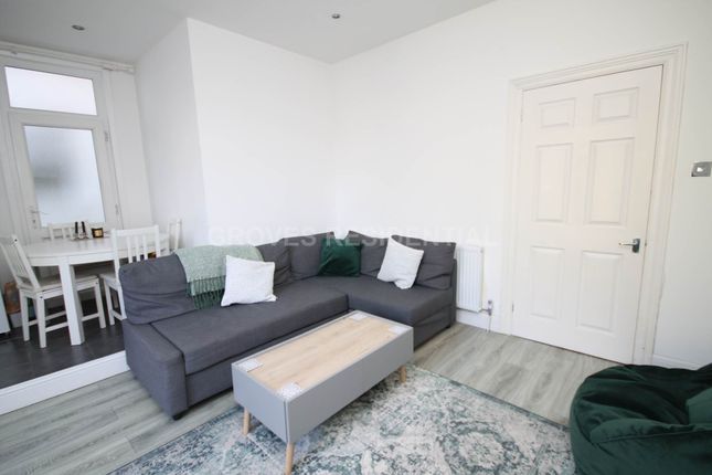 Flat for sale in Lime Grove, New Malden
