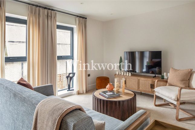 4, Frankum Mews, London photo 2
