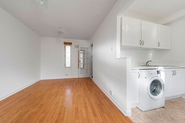 45 Stephenson Court, Osborne Street, Slough photo 5