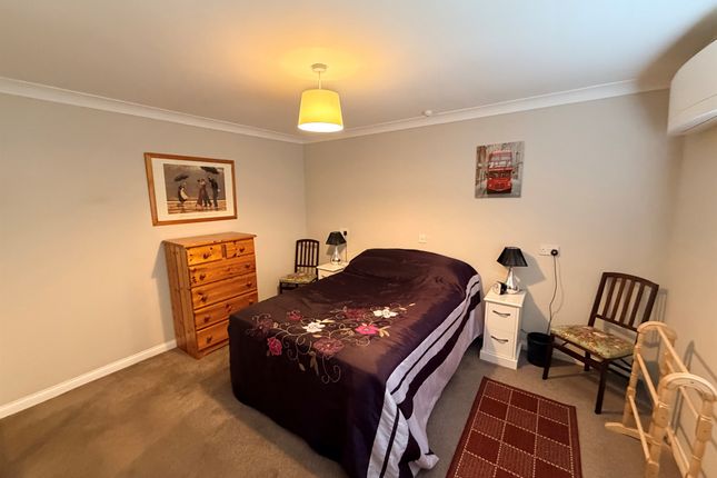 20, Kimbolton Court, PETERBOROUGH photo 5