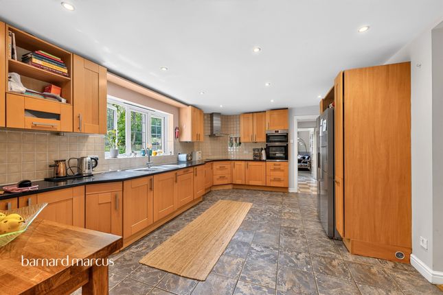 25, Claremount Gardens, Epsom photo 4