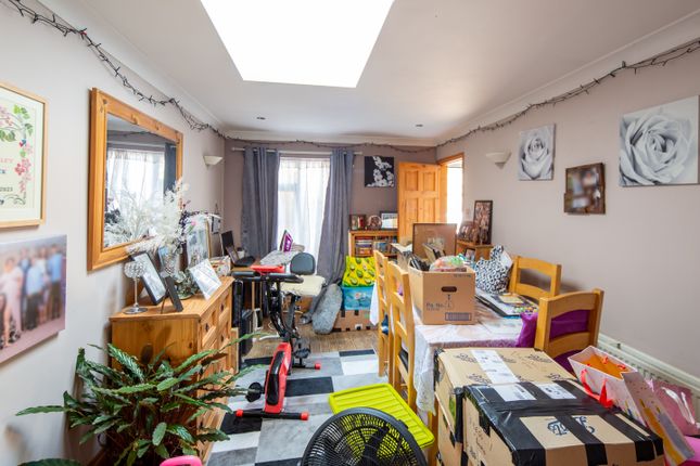 3, Ray Road, Bicester photo 4