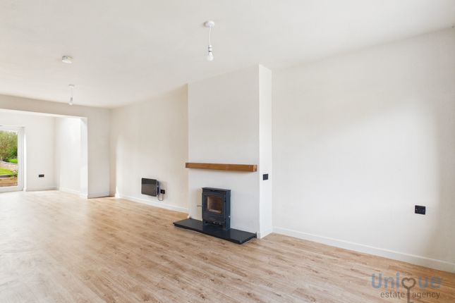 13, Wray Crescent, Wrea Green photo 3