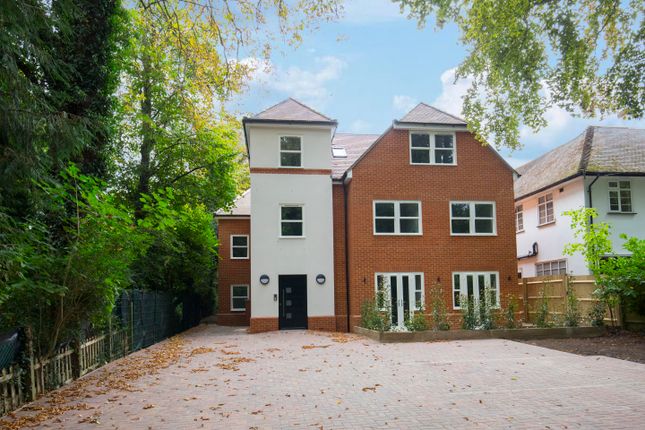 Thumbnail Flat for sale in Ashley Road, Epsom