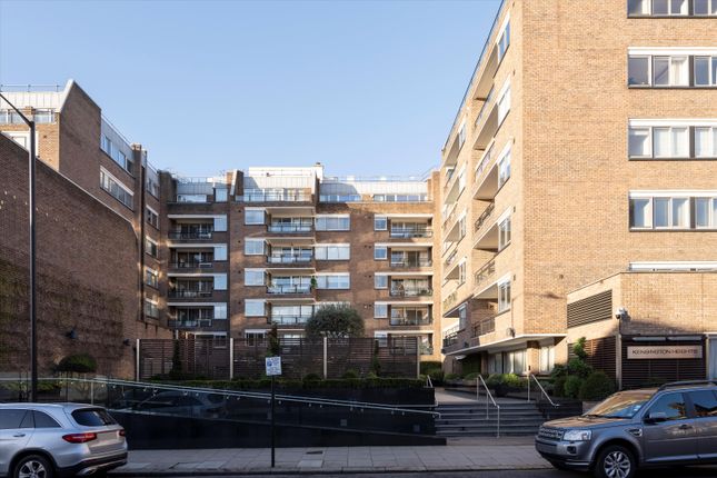Flat for sale in Campden Hill Road, London