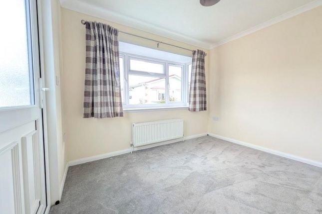 28 Rickwood Park, Horsham Road, Beare Green photo 2
