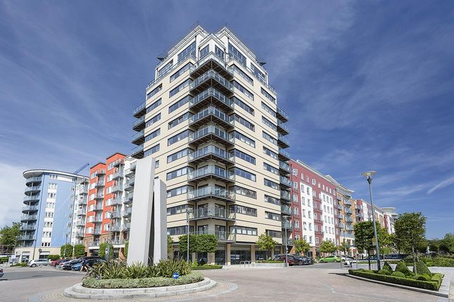 Thumbnail Flat to rent in Pinnacle House, Beaufort Park, Colindale, London