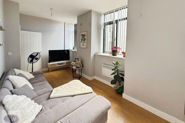 Flat 19 Block D, Victoria Riverside, Goodman Street, Leeds photo 4