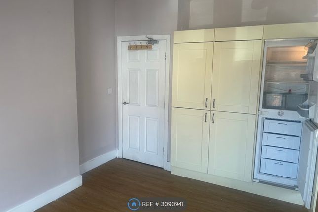 A Smawthorne Grove, Castleford photo 5