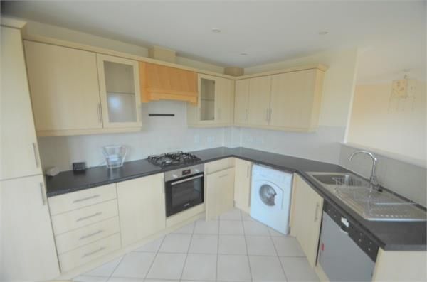 Flat to rent in Shillingford Close, Mill Hill