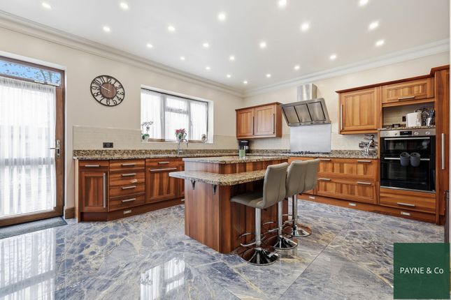12 Holcombe Road, Ilford photo 3