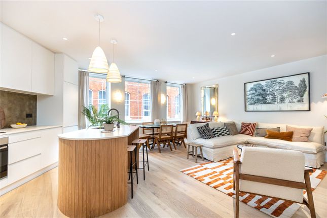 Flat to rent in Pollen Street, London