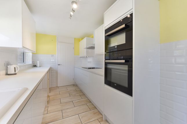 8, Uppark Way, Felpham photo 4