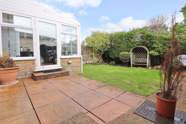 71 Barton Drive, Southampton photo 4