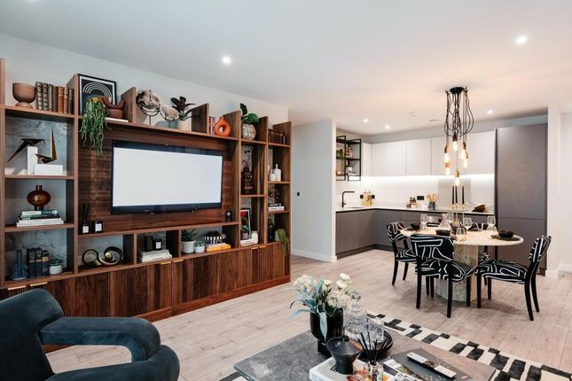 Flat for sale in The Eight Gardens, Penn Road, Watford
